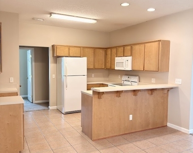 123 Magnolia Court - Photo Thumbnail 14