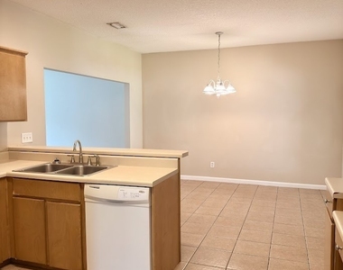 123 Magnolia Court - Photo Thumbnail 15