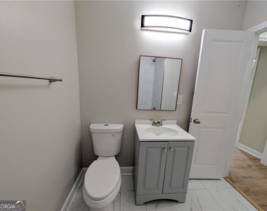 1377 Pine Avenue - Photo Thumbnail 12