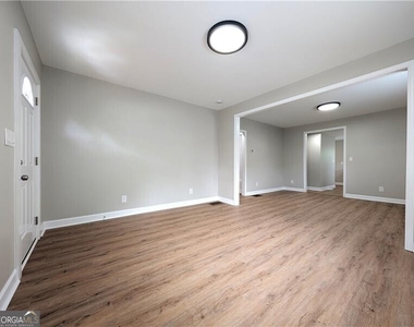 1377 Pine Avenue - Photo Thumbnail 2