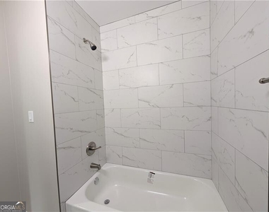 1377 Pine Avenue - Photo Thumbnail 11