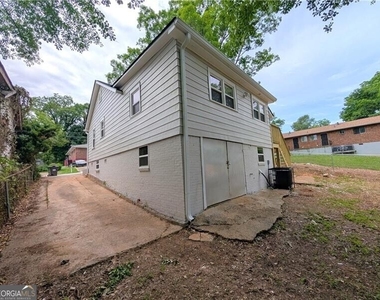 1377 Pine Avenue - Photo Thumbnail 21