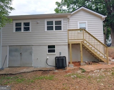 1377 Pine Avenue - Photo Thumbnail 19