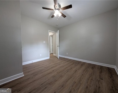 1377 Pine Avenue - Photo Thumbnail 14