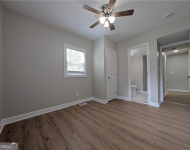 1377 Pine Avenue - Photo Thumbnail 16