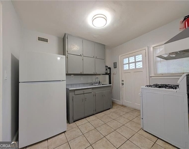 1761 John Calvin Avenue - Photo Thumbnail 6