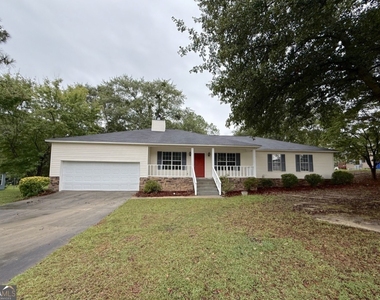 105 Mockingbird Drive - Photo Thumbnail 2