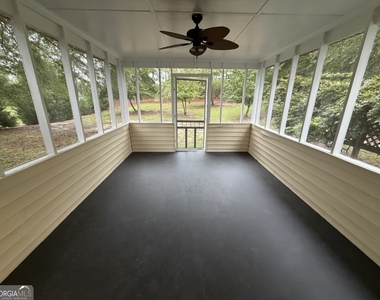 105 Mockingbird Drive - Photo Thumbnail 35