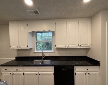 105 Mockingbird Drive - Photo Thumbnail 20