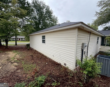 105 Mockingbird Drive - Photo Thumbnail 11