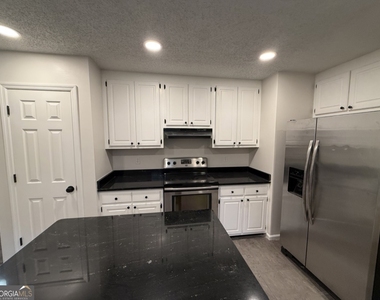 105 Mockingbird Drive - Photo Thumbnail 21