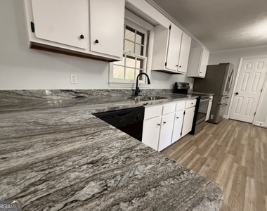 1612 Knox Street - Photo Thumbnail 20