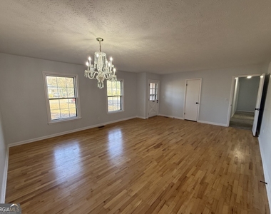 1612 Knox Street - Photo Thumbnail 11