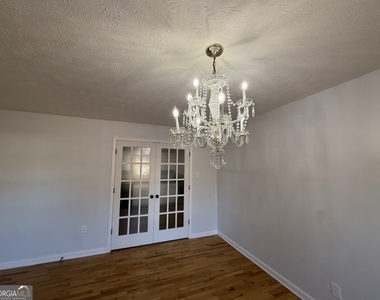 1612 Knox Street - Photo Thumbnail 15
