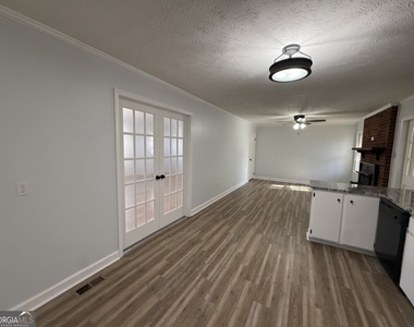 1612 Knox Street - Photo Thumbnail 24