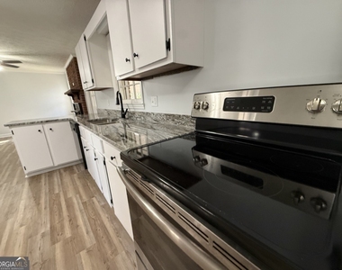 1612 Knox Street - Photo Thumbnail 16