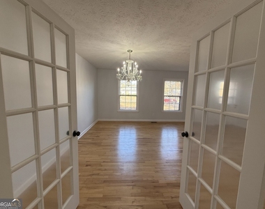 1612 Knox Street - Photo Thumbnail 13