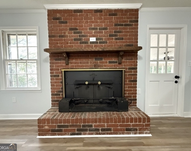 1612 Knox Street - Photo Thumbnail 22
