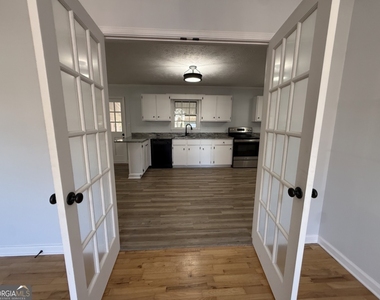 1612 Knox Street - Photo Thumbnail 14