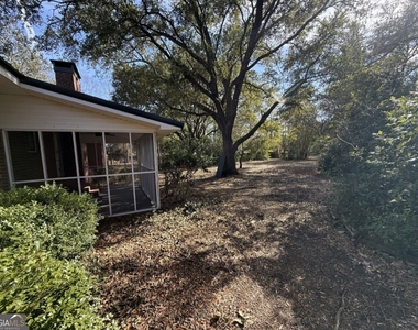 1612 Knox Street - Photo Thumbnail 6