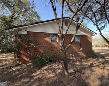1612 Knox Street - Photo Thumbnail 8