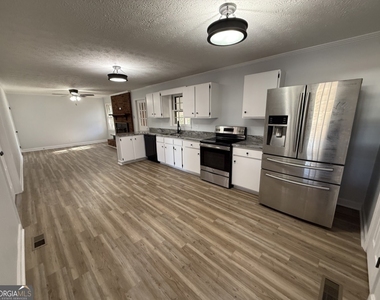 1612 Knox Street - Photo Thumbnail 18