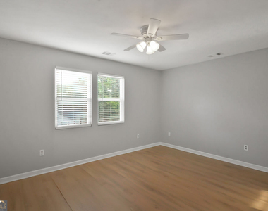 5883 Brookside Drive Se - Photo Thumbnail 13