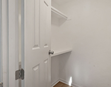 5883 Brookside Drive Se - Photo Thumbnail 4