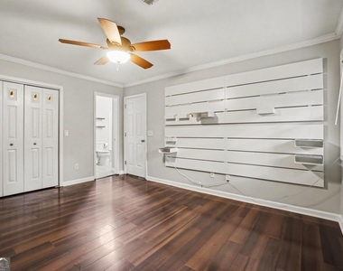 1006 Creatwood Circle Se - Photo Thumbnail 14