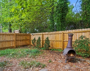 1006 Creatwood Circle Se - Photo Thumbnail 23