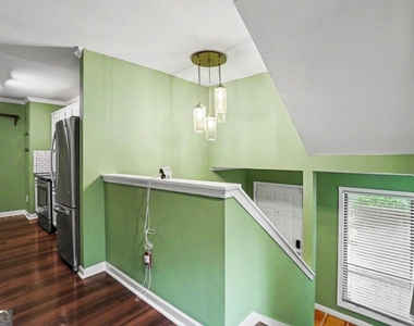 1006 Creatwood Circle Se - Photo Thumbnail 4