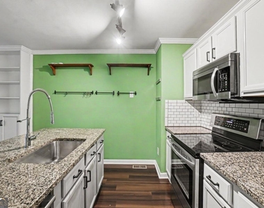 1006 Creatwood Circle Se - Photo Thumbnail 9