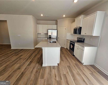 27 Berryville Dr - Photo Thumbnail 6
