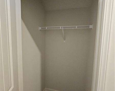 27 Berryville Dr - Photo Thumbnail 33