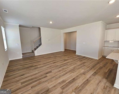 27 Berryville Dr - Photo Thumbnail 7