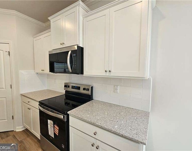 27 Berryville Dr - Photo Thumbnail 9