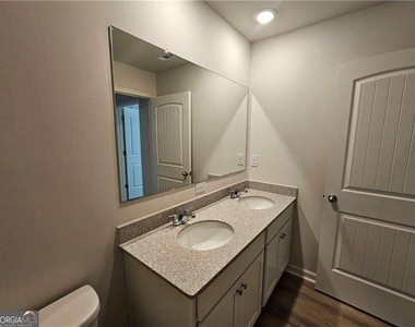 27 Berryville Dr - Photo Thumbnail 29