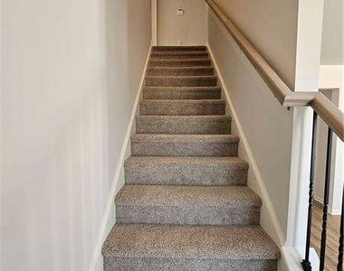 27 Berryville Dr - Photo Thumbnail 34