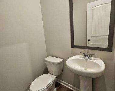 27 Berryville Dr - Photo Thumbnail 15