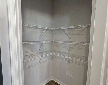 27 Berryville Dr - Photo Thumbnail 11