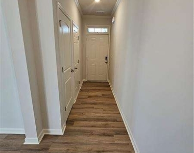 27 Berryville Dr - Photo Thumbnail 2