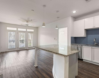840 United Avenue Se - Photo Thumbnail 3