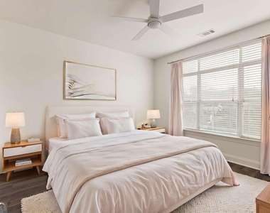 840 United Avenue Se - Photo Thumbnail 2