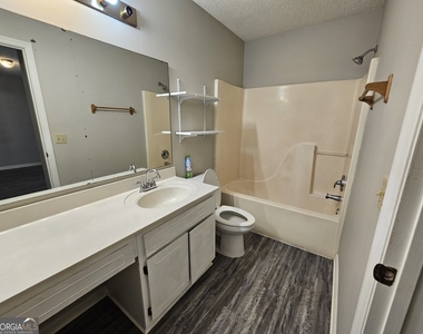 108 E Lakemont Drive - Photo Thumbnail 21