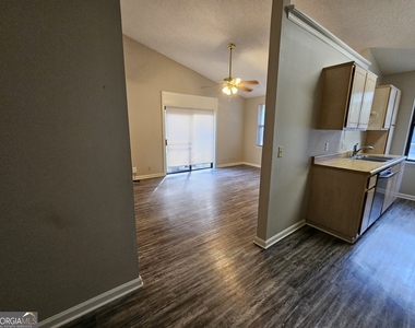 108 E Lakemont Drive - Photo Thumbnail 13