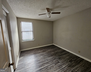108 E Lakemont Drive - Photo Thumbnail 18