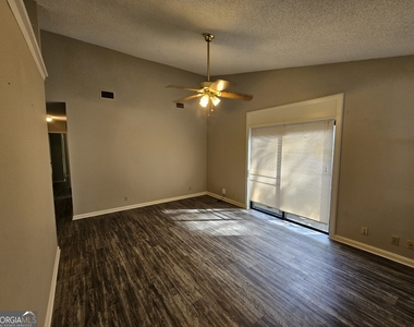 108 E Lakemont Drive - Photo Thumbnail 4