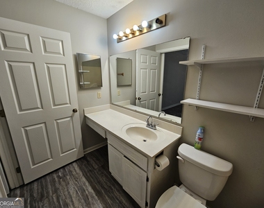 108 E Lakemont Drive - Photo Thumbnail 20