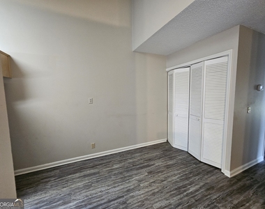 108 E Lakemont Drive - Photo Thumbnail 15