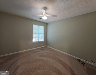 302 Henley Way - Photo Thumbnail 14